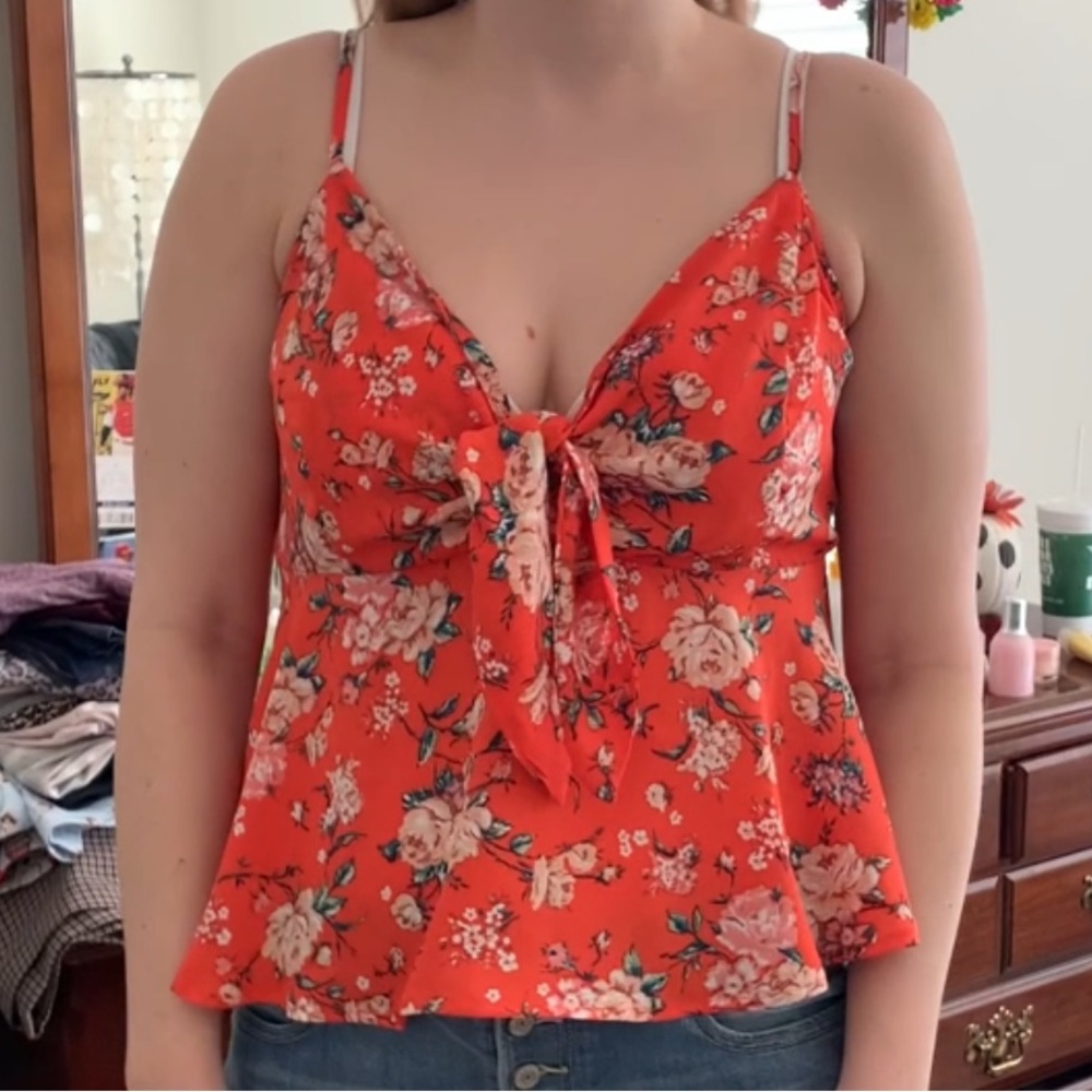 NWT {Active USA} Floral Top Size‎ Large